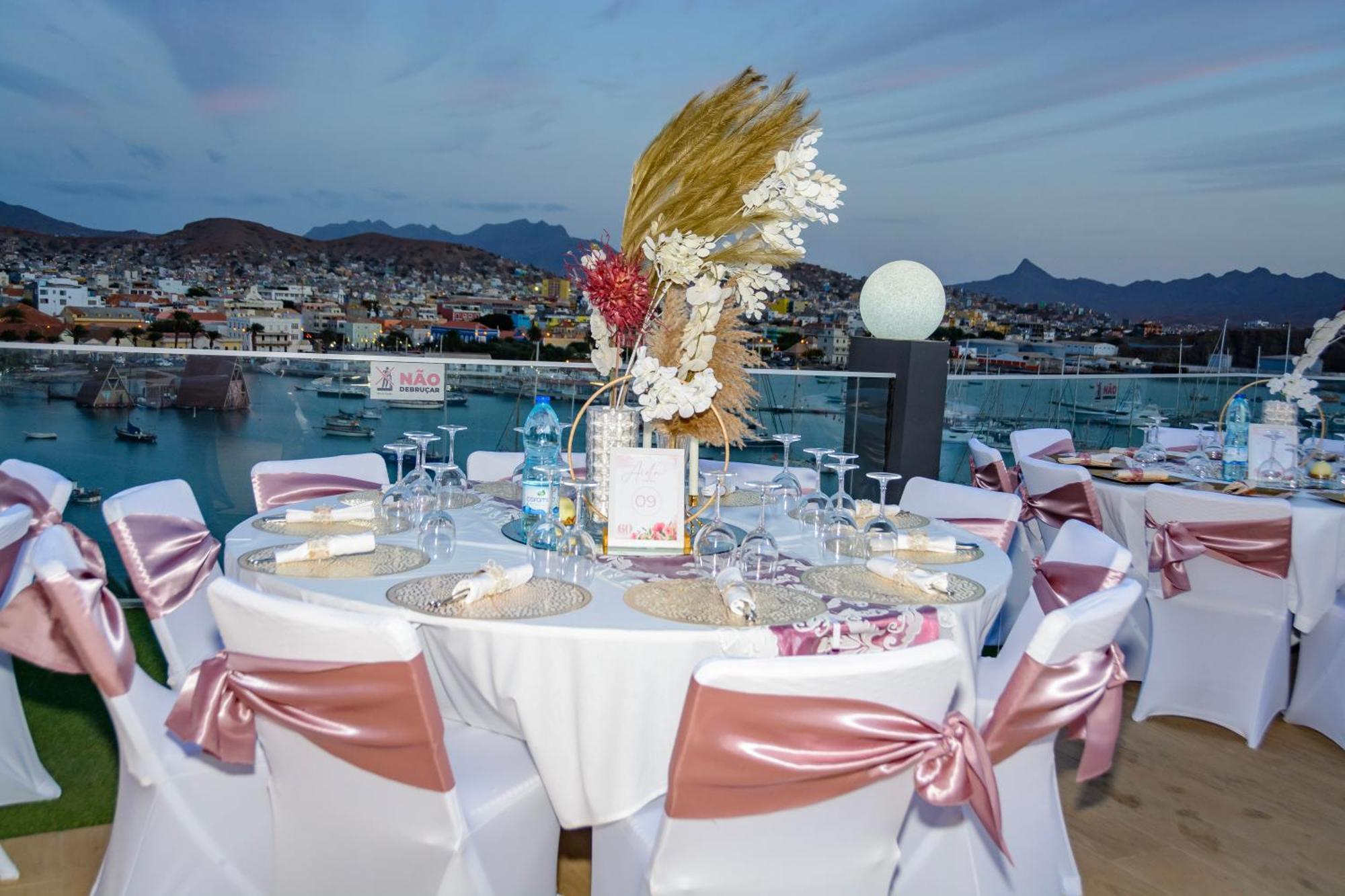 Ouril Mindelo Hotel Buitenkant foto